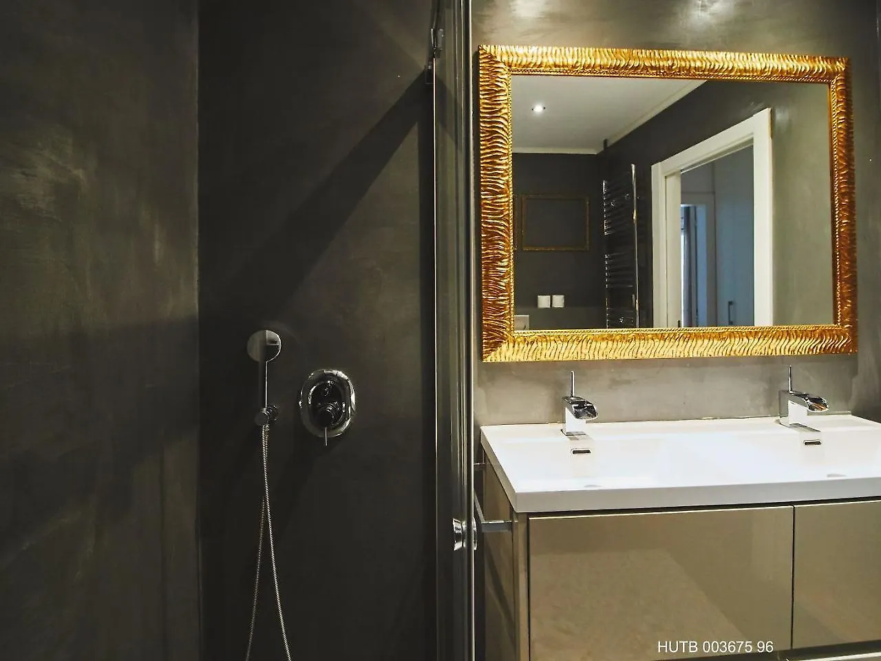 Alcam Alio Cine Apartment Barcelona Spain