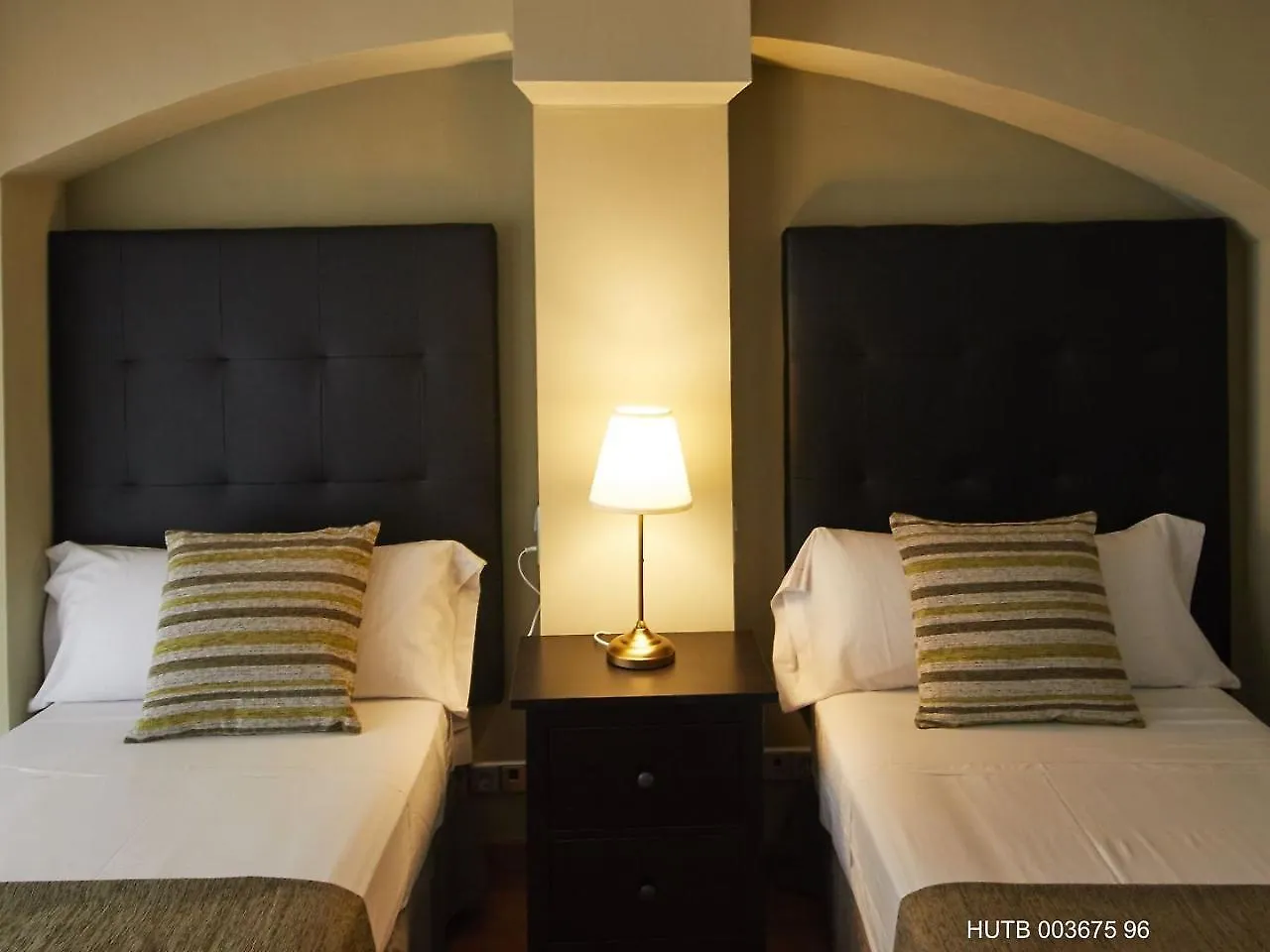 Alcam Alio Cine Apartment Barcelona Spain
